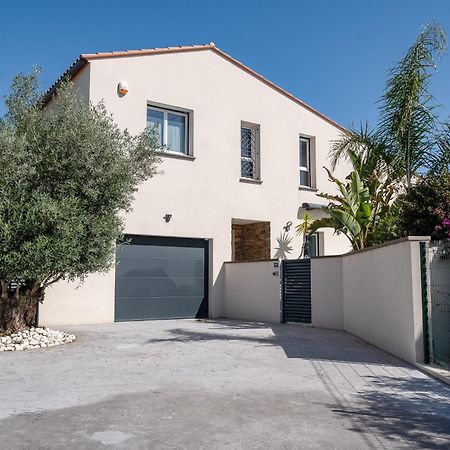 Les Villas Black&White Palau-del-Vidre Екстериор снимка