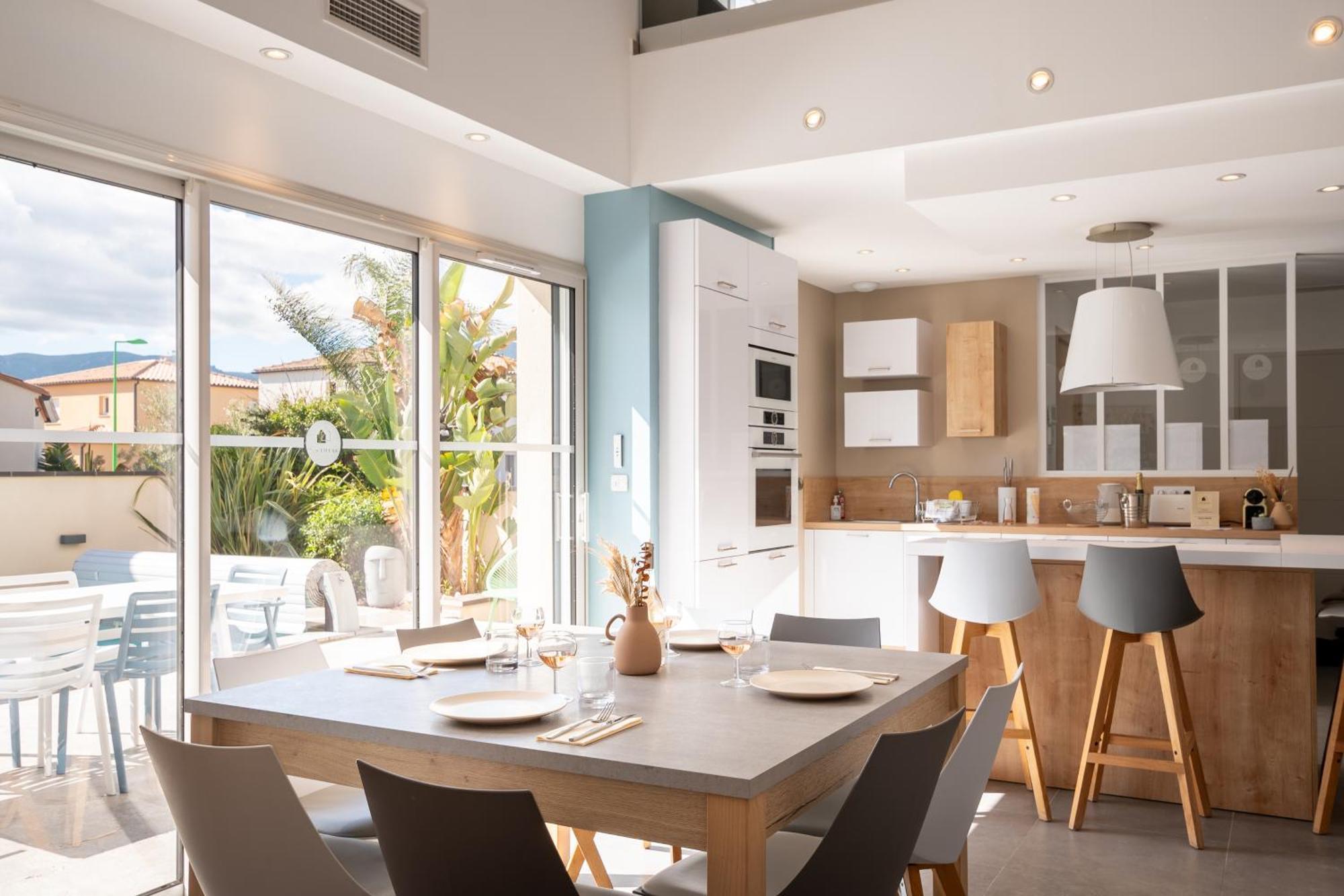 Les Villas Black&White Palau-del-Vidre Екстериор снимка